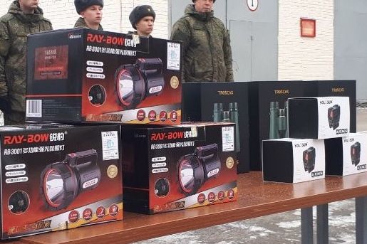 Военнослужащим, принимающим участие в спецоперации, переданы бинокли, радиостанции и другие техсредства
