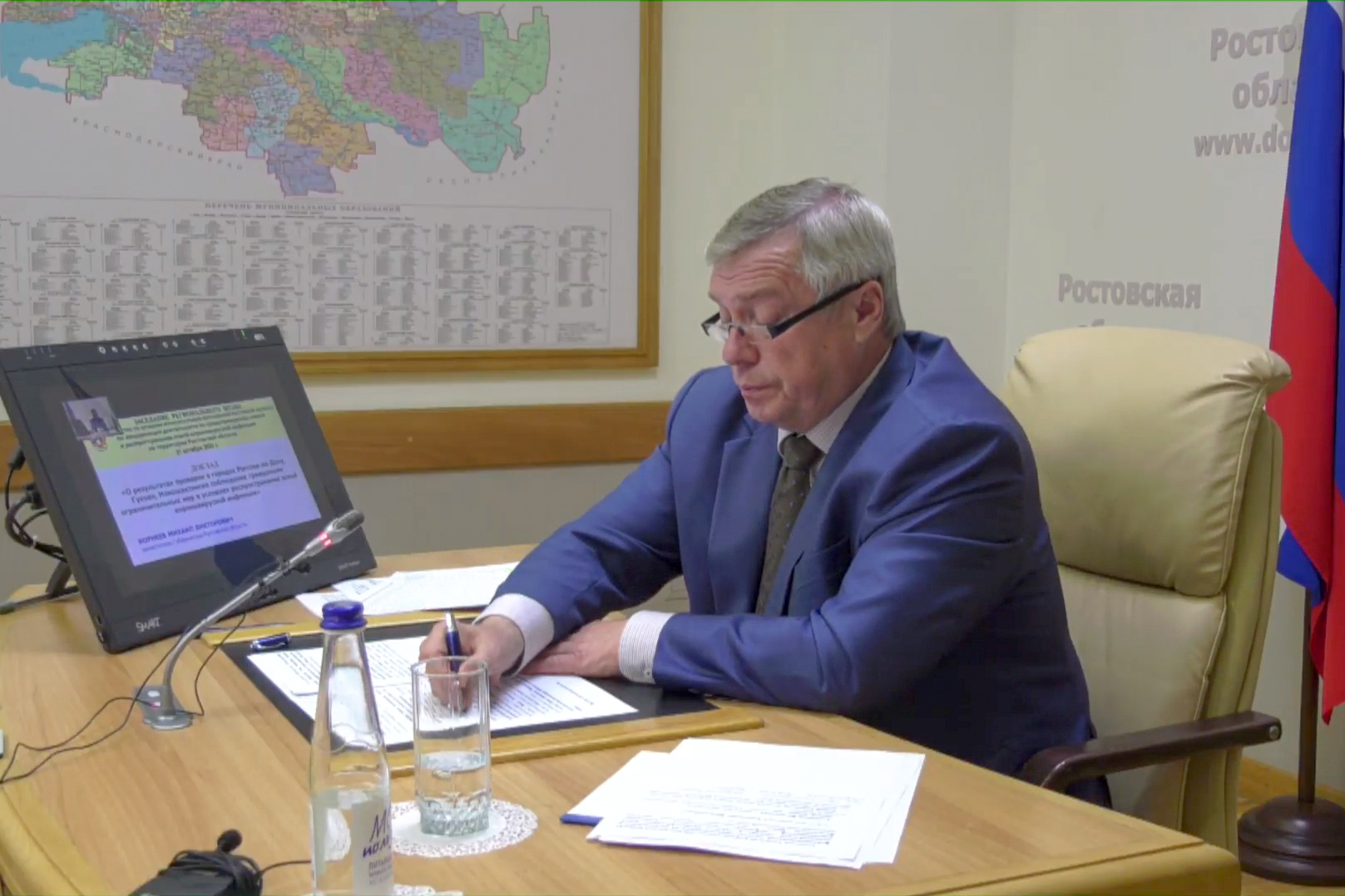 Василий Голубев: «Главы городов и районов Дона постоянно должны быть на прямой связи с медиками»