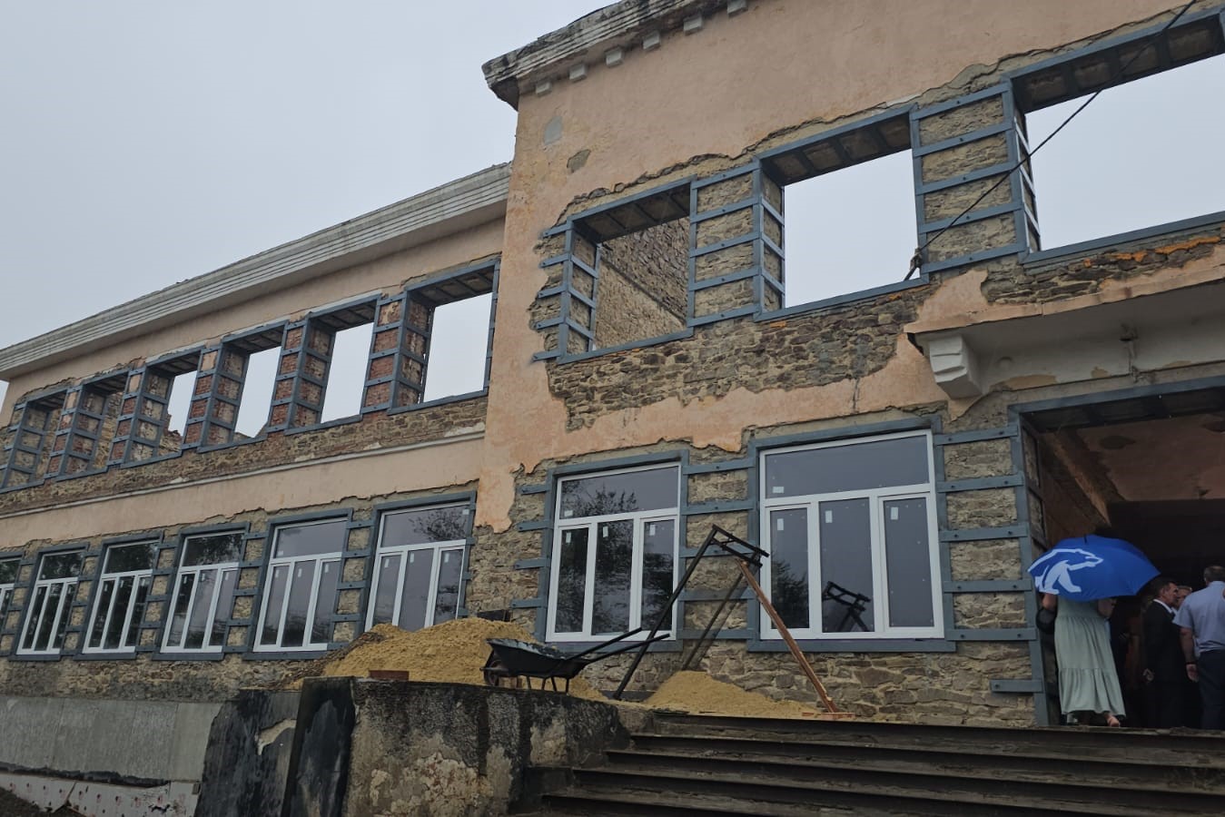 В Красносулинском районе завершен капитальный ремонт Ударниковской школы