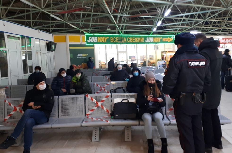 В Ростовской области продолжаются рейды по соблюдению масочного режима на транспорте