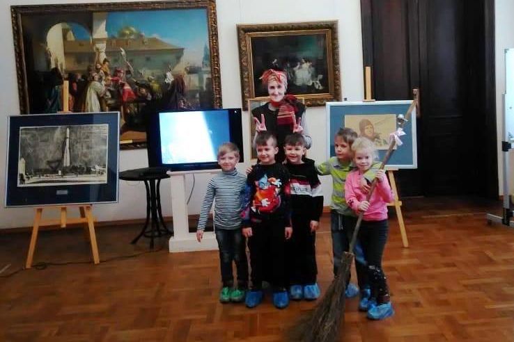 Таганрогский художественный музей отмечает 60-летие полета Ю.А.Гагарина