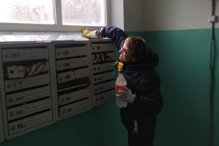 Управляющие компании Дона проводят дезинфекцию в многоквартирных домах