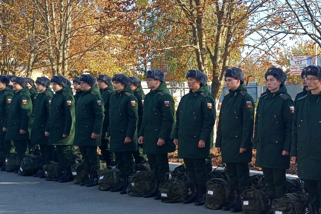 Донские призывники направились к местам несения службы