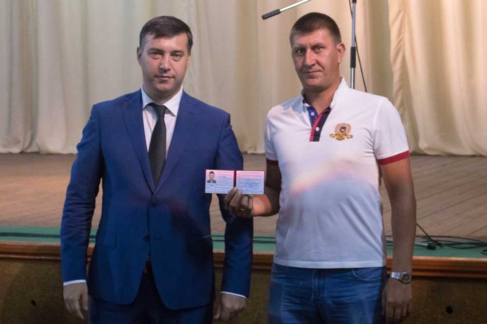 Вручение удостоверений общественного инспектора по охране окружающей среды  и объезд проблемных участков