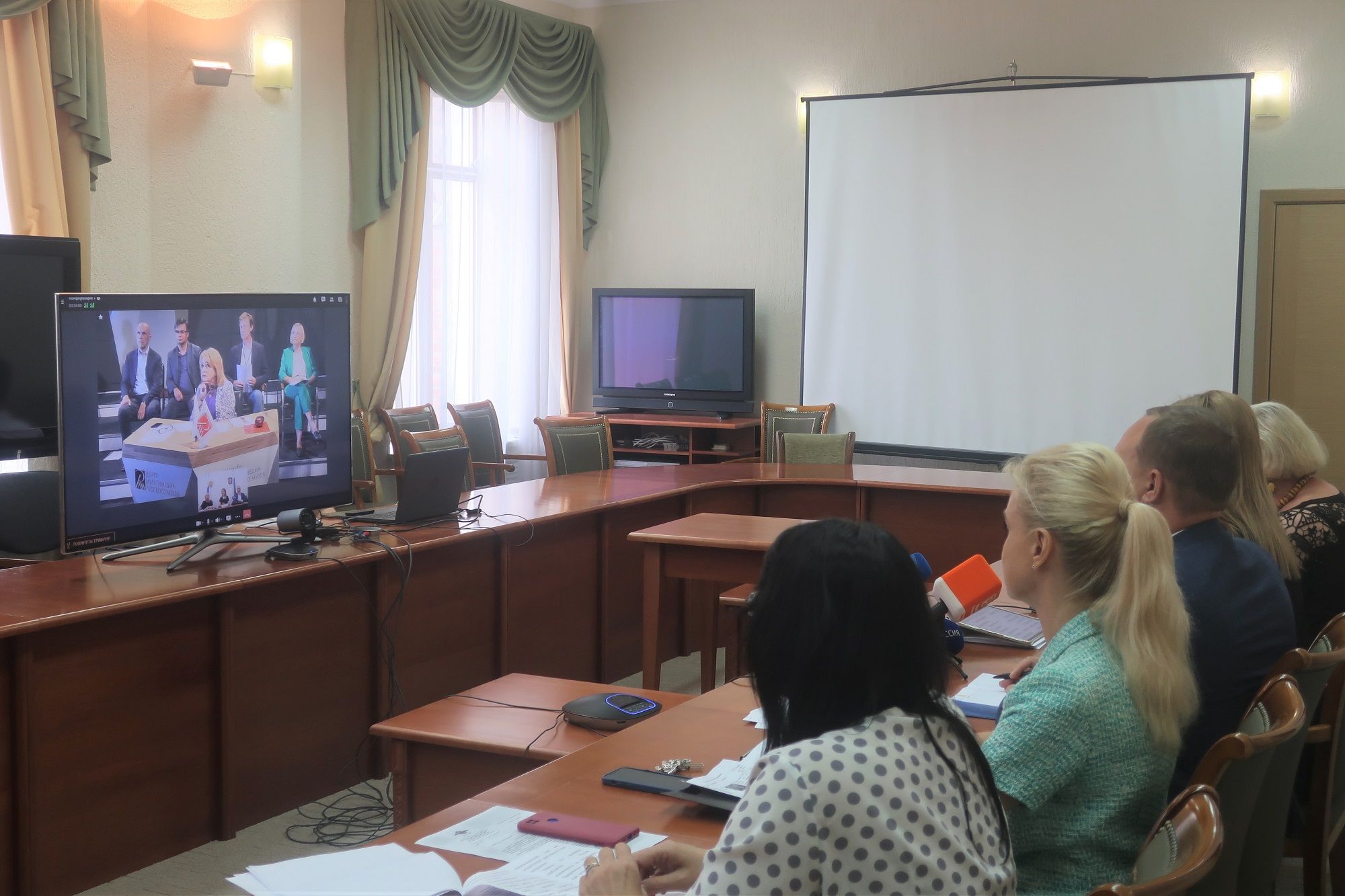Пострадавшие экспонаты Таганрогского художественного музея поможет отреставрировать Государственный Русский музей