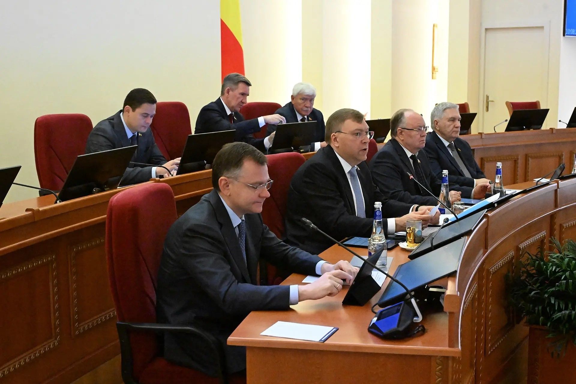 Ростовская область расширяет социальную поддержку: матери-героини получили право на бесплатную юридическую помощь