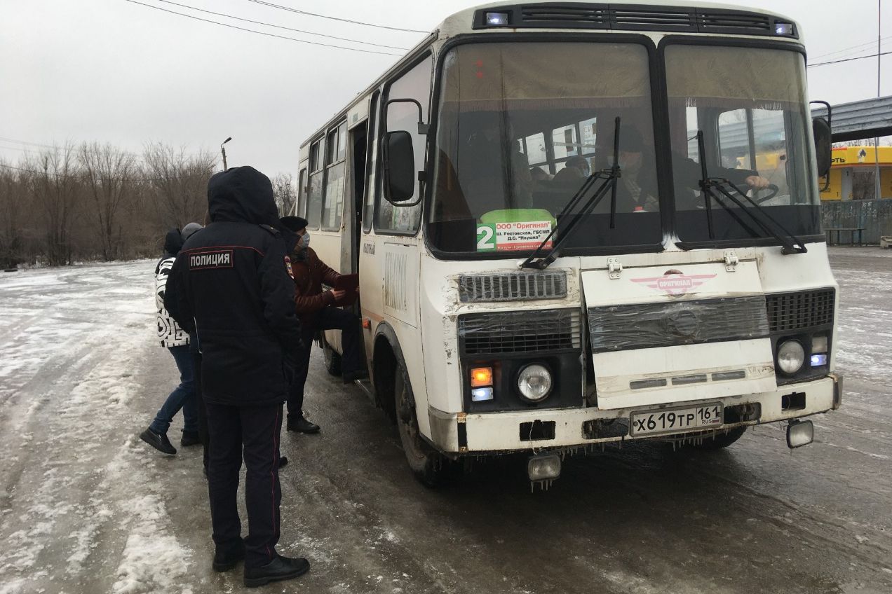 В Ростовской области продолжаются рейды по соблюдению масочного режима на транспорте