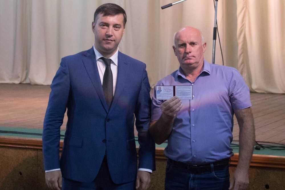 Вручение удостоверений общественного инспектора по охране окружающей среды  и объезд проблемных участков