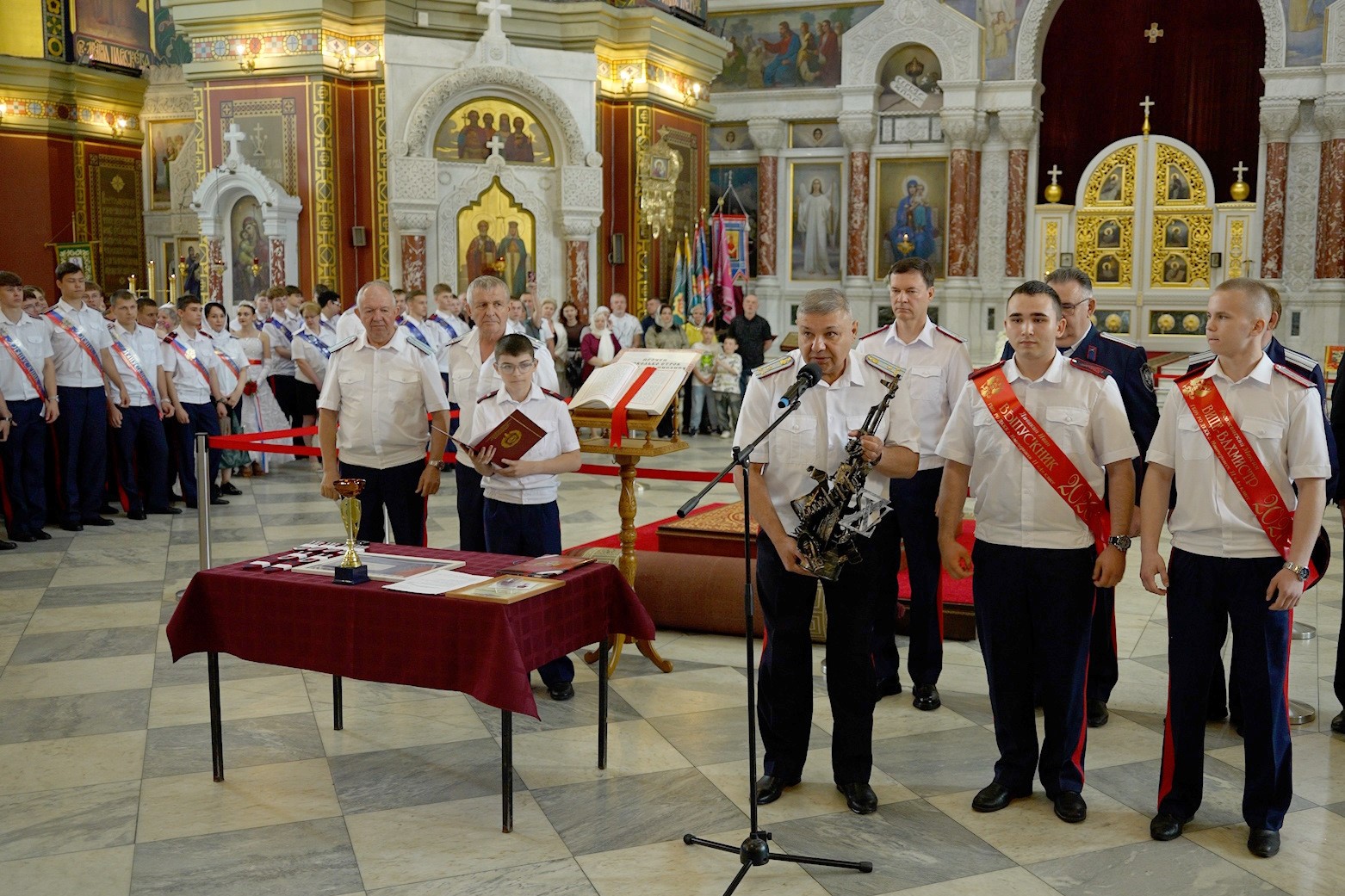 Донской императора Александра III казачий кадетский корпус к окончанию учебного года получил памятный подарок от бойцов СВО
