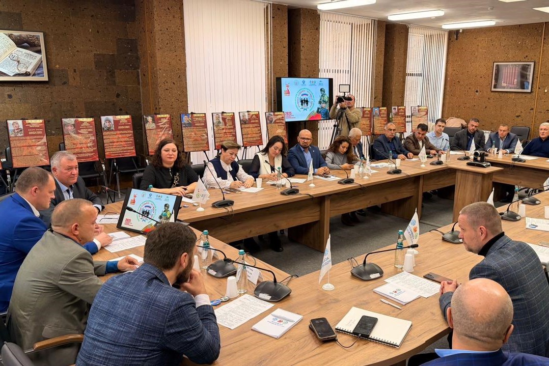 В Ростове-на-Дону открылась фотовыставка, посвященная многонациональному характеру подвига защитников Отечества