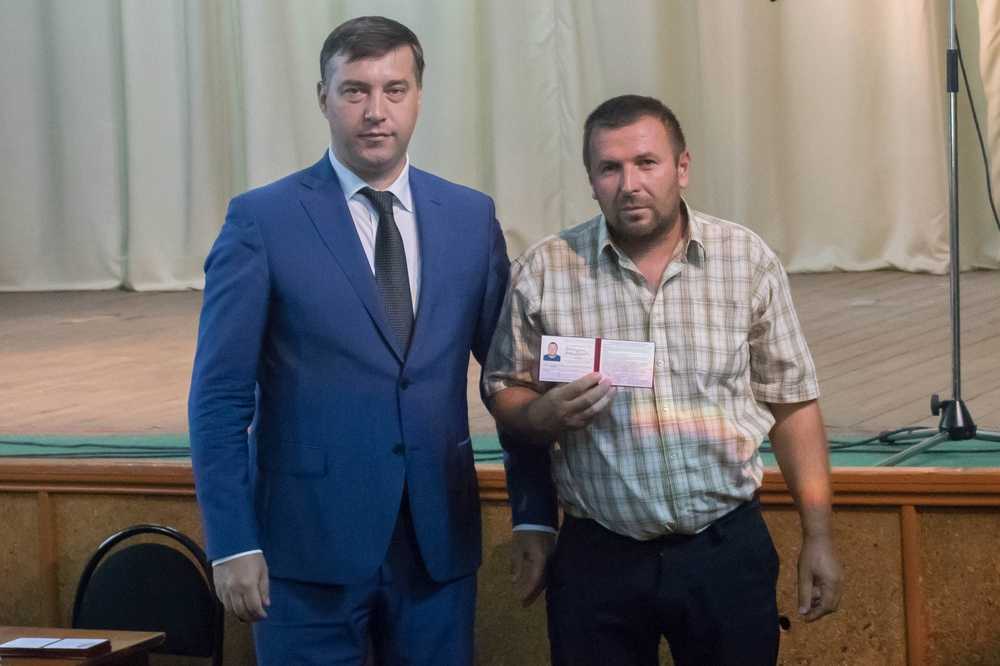 Вручение удостоверений общественного инспектора по охране окружающей среды  и объезд проблемных участков