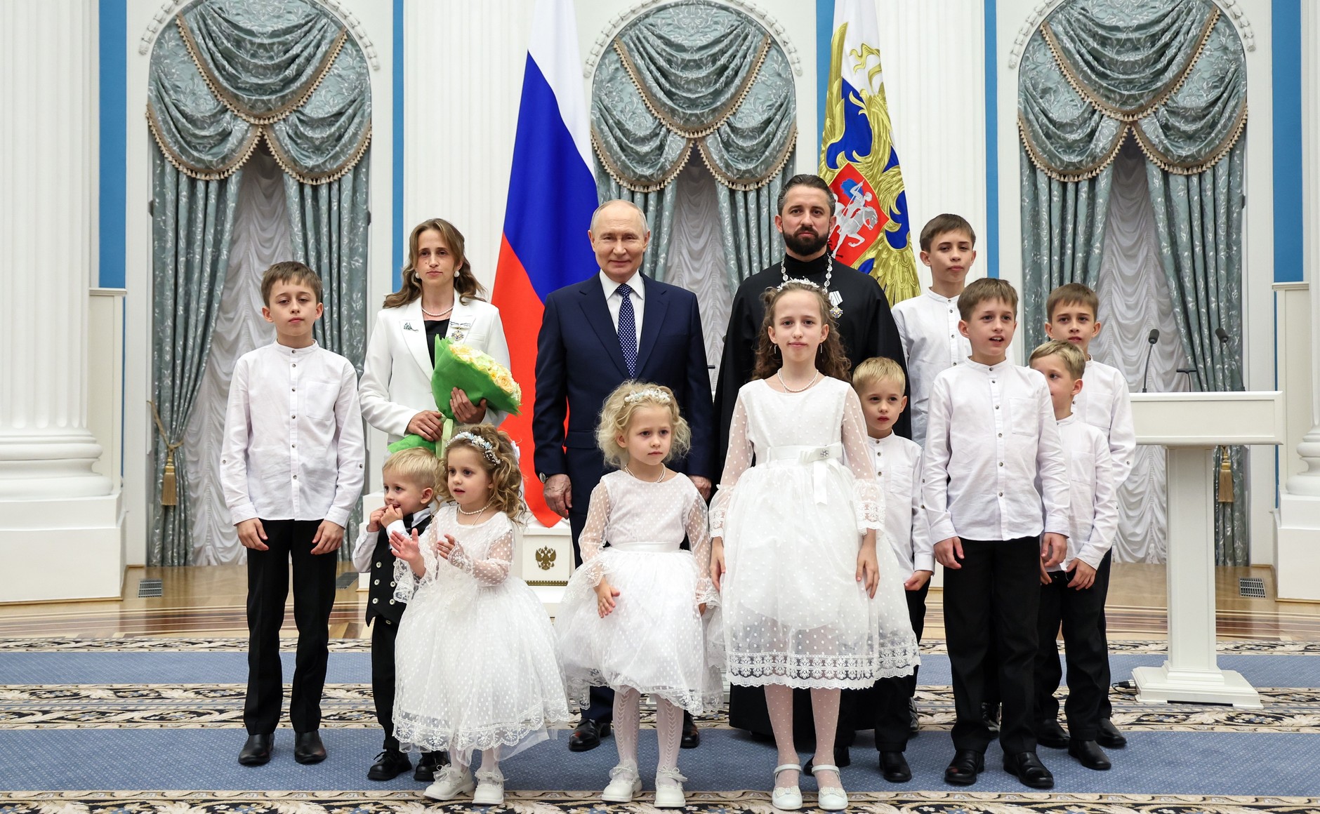 Многодетная семья из Волгодонска награждена орденом «Родительская слава»